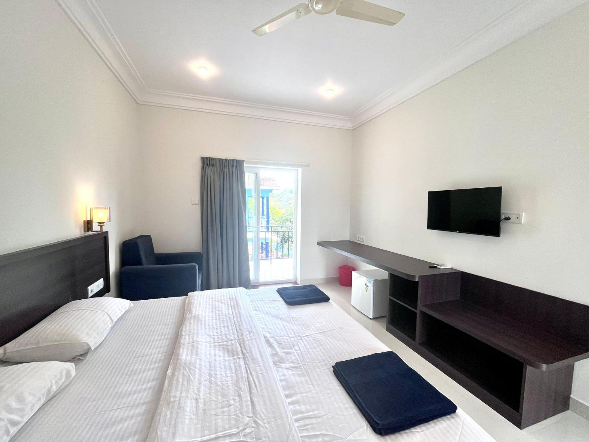 Morjim Sunset Hotel Bagian luar foto